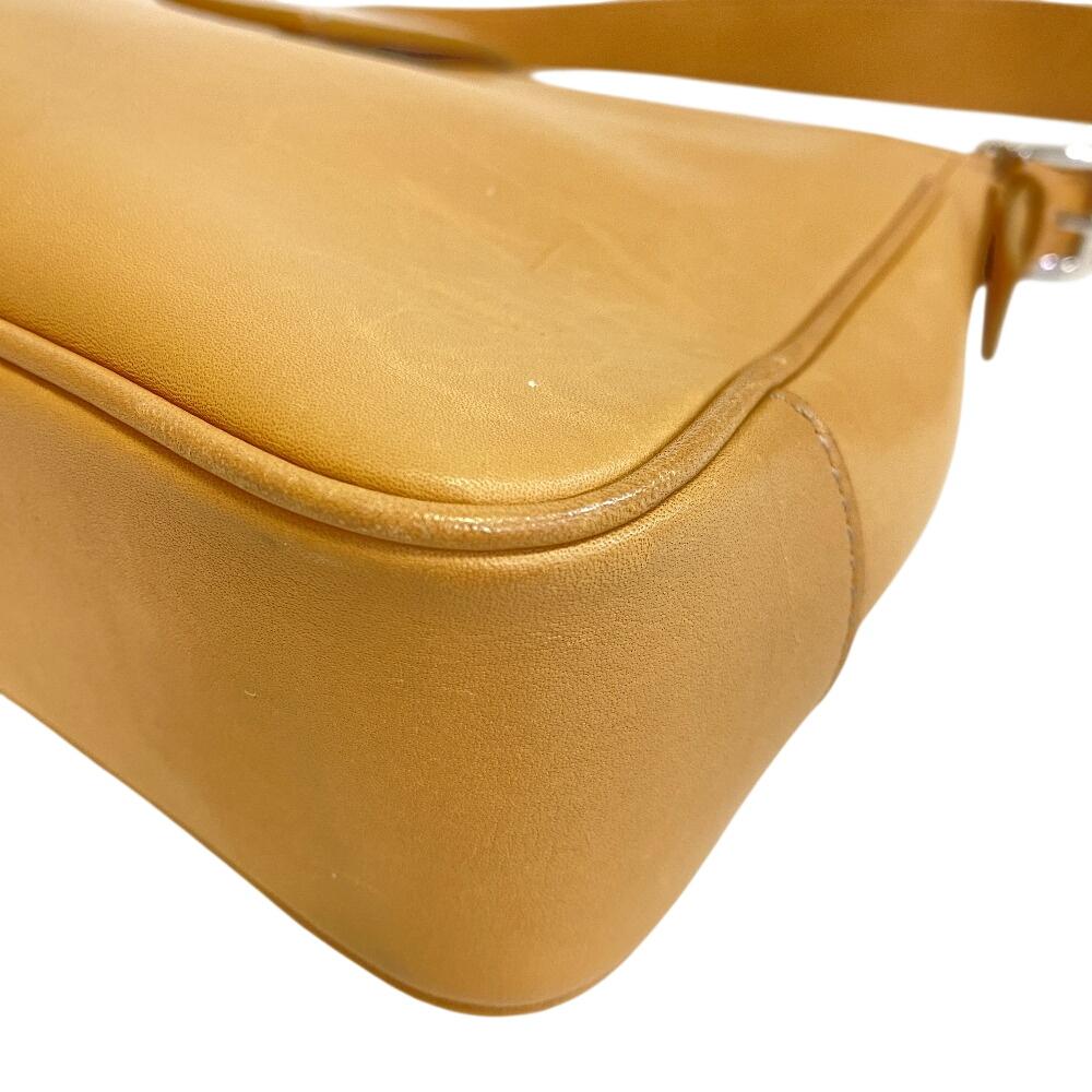 Coach 7789 Pouch Leather Shoulder Bag Beige Leather Women Used