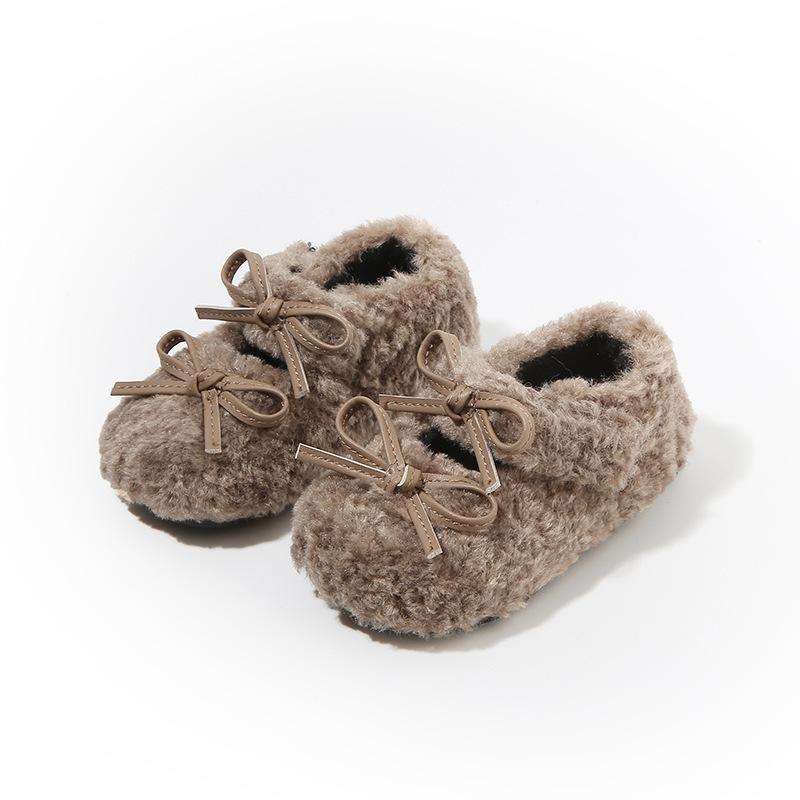 Winter Plush Baby Walker Shoes - Warm, Furry, Flat Bottom Infant Shoes for Girls with Velvet Lining