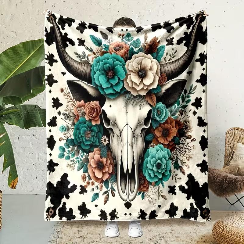 Cozy Country-Style Flannel Throw Blanket with Cartoon Cow Skull Ultra-Soft, Reversible Micro for Couch Bed Travel Office Decor
