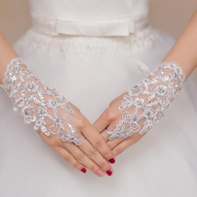 Düğün Aksesuarları – Gelinlik