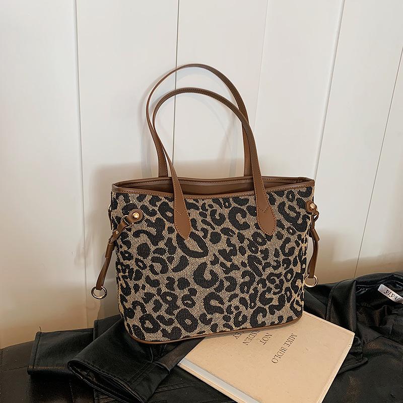 High-end leopard print large capacity tote bag big bag 2025 new trendy fashion versatile commuter bag shoulder bag for women