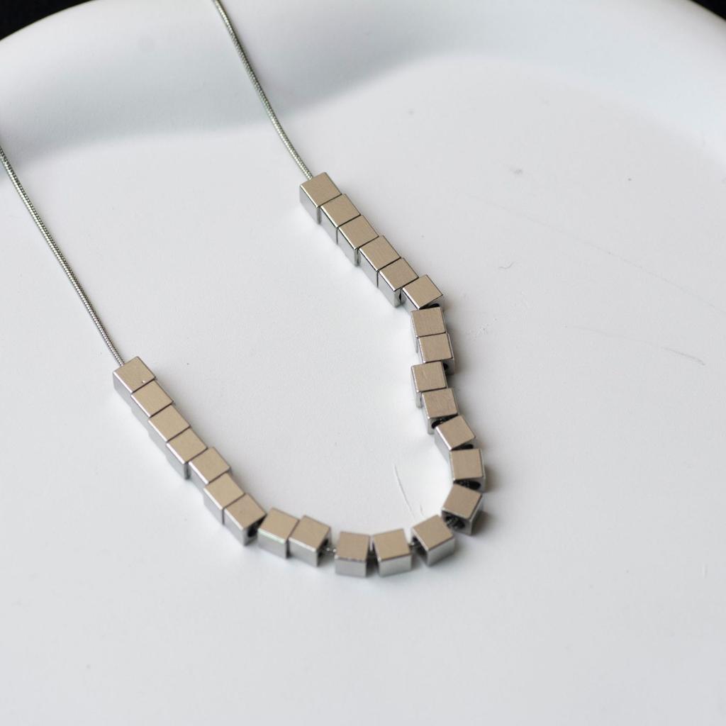 Simple Titanium Steel Necklace Women'S Light Luxury High-End Love Pendant Neck Chain Autumn And Winter Sweater Chain Minimalist Style