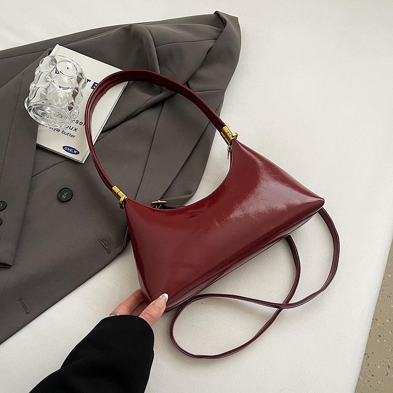French Niche Underarm Bag Women's 2025 New Spring and Summer Fashion Shoulder Bag High-end Sense Versatile Commuter Baguette Bag