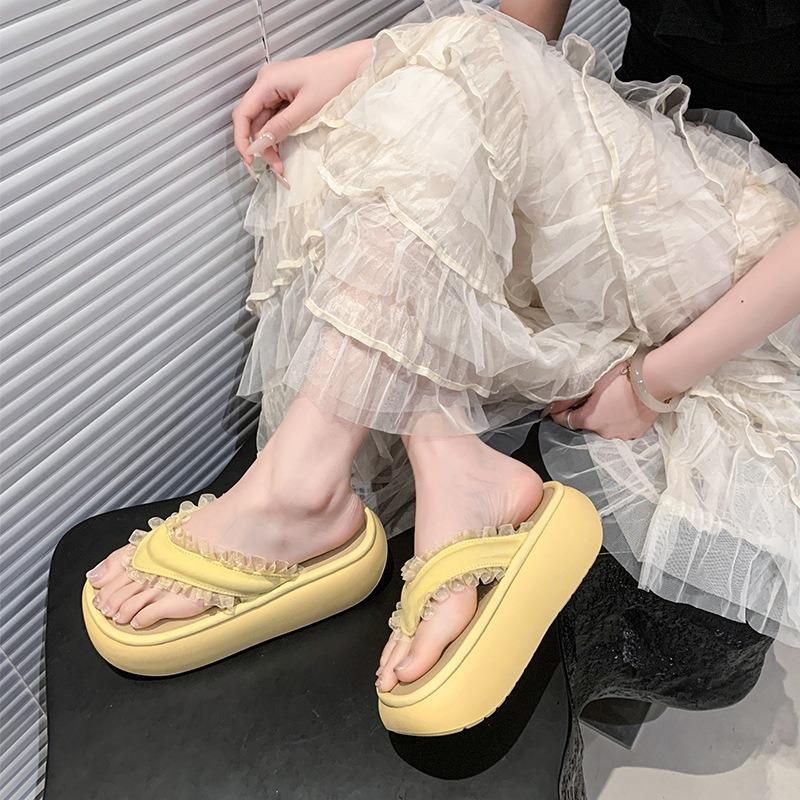 Thick-bottomed cool slippers for women's summer wear new flip-flops, beautiful with skirts, seaside vacation slippers