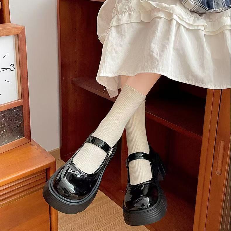 2025 Mary Jane-skor med hög klack i brittisk stil, läderskor med tjock sula – mångsidiga damskor för vår/höst