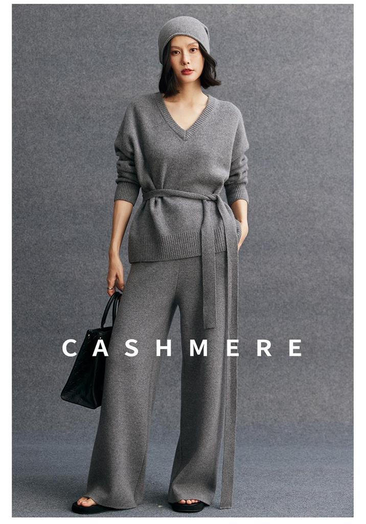 Women's V-neck Cashmere Sweater - 2026 Autumn/Winter, Gentle Style, Loose, Slimming, Thick Base Layer Pullover.