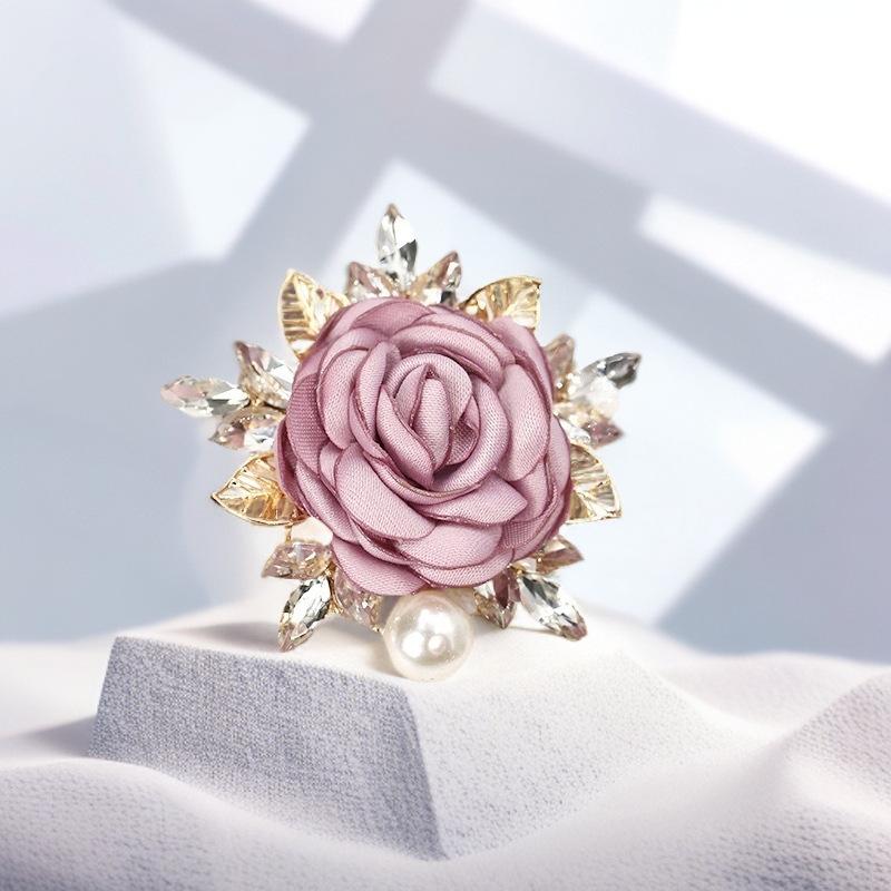 Exquisite Rhinestone Flower Brooch: Versatile Women's Suit & Evening Dress Pin