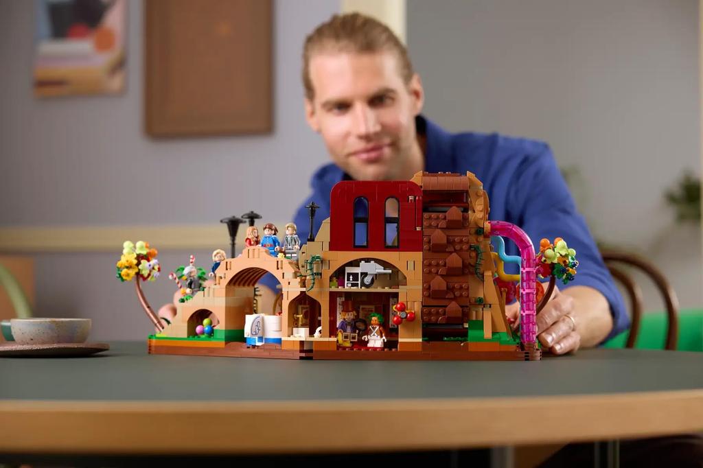 LEGO Ideas Willy Wonka and the Chocolate Factory Limited Edition Domestic Distribution Official 21360