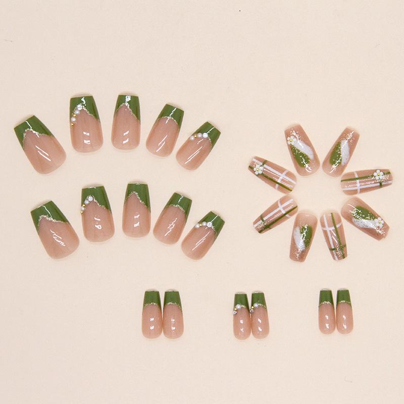 Cute Short Ballet Fresh Natural Green French Diamond Summer Flower Nail Piece Wear Nail Piece