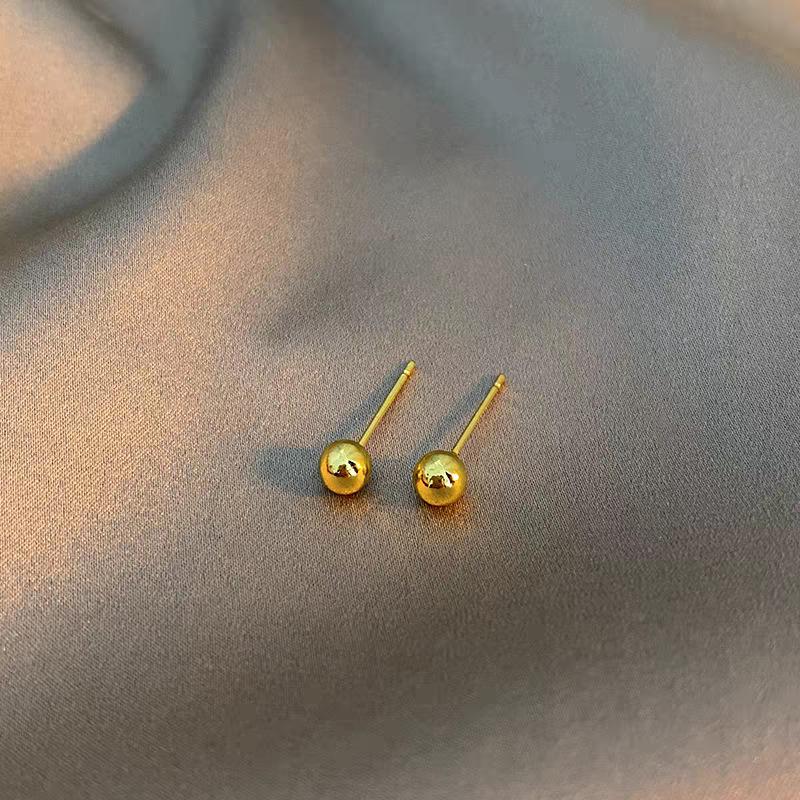 Nischen Design Kleine Kugel Glatte Matte Ohrstecker, Ohrstecker, Ohrlöcher für Frauen, Goldene Bohnen Ohrringe, Ohrringe mit einfachem Temperament