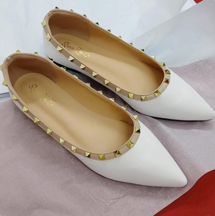 Fashion Small Size 31 32 33 Flat Shoes for Women Spring and Autumn Rivet Pointed Flat Shoes Shallow Large Size Shoes for Women 44 45