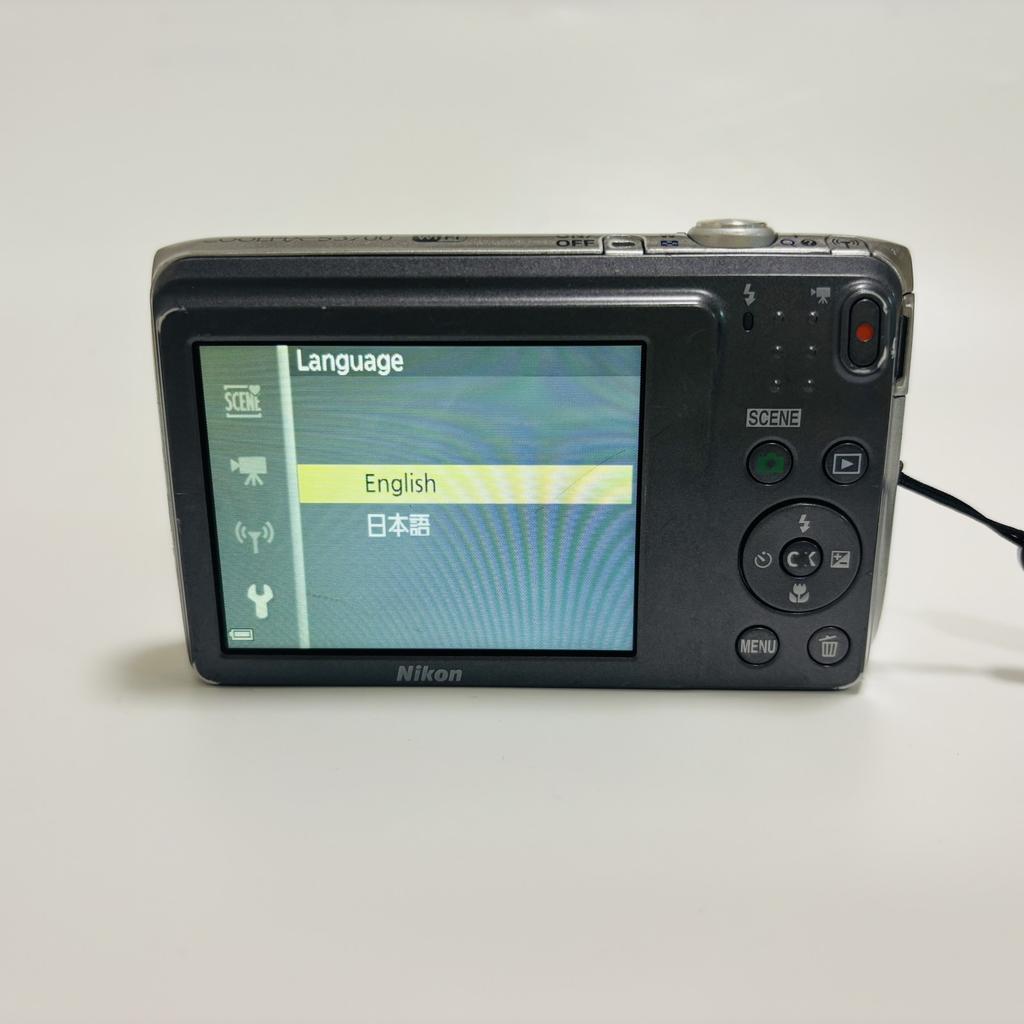 [Used] Nikon COOLPIX S3700 20.1MP Digital Camera Silver 8x Zoom Wi-Fi From JAPAN