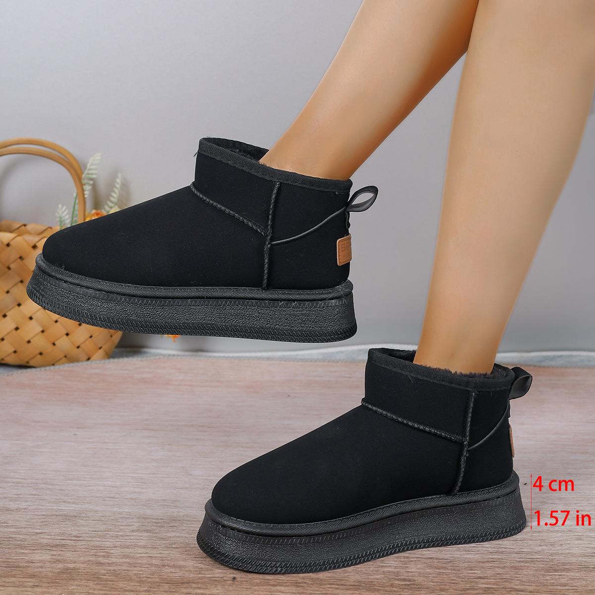 

European and American solid color large size snow boots for women to wear in the winter of 2024 round head muffin platform cotton shoes Martin boots 42 чорний