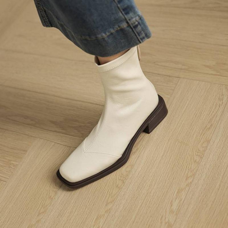 New Women's Leather Boots Solid Color Low Heel Versatile Square and Large Size Women's Boots Rear Zipper Rubber Sole Autumn and Winter Boots