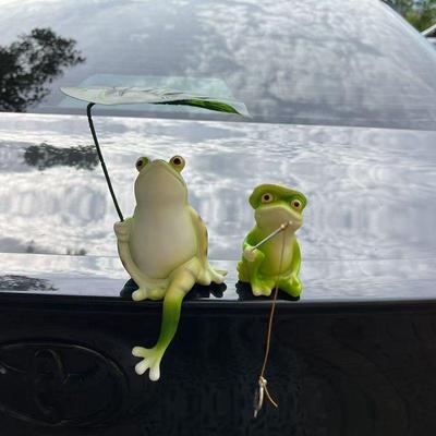 Freizeitfrosch mit Regenschirm: Kreative Angelpuppe Autoornament & Gartendekoration.