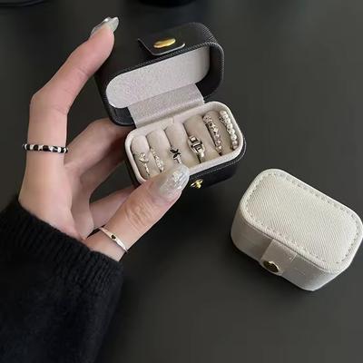 Mini Bärbar Liten Smyckesförvaringspåse Resa Enkel Läder Ring Halsband Örhängen Förvaringslåda Organizer Display Presentförpackning