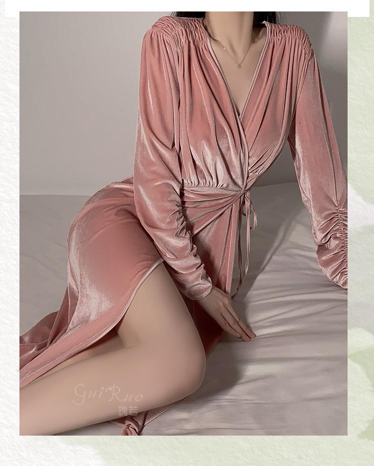 Guiruo Velvet Lace-Up Robe & Sexy Pleated Cuffs Suit for Autumn/Winter