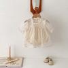 Vestito estivo intero per bambina con pizzo elegante, tessuto a rete, pantaloni per neonato e gonna a portafoglio. Completo da principessa per il 100° giorno del bambino.