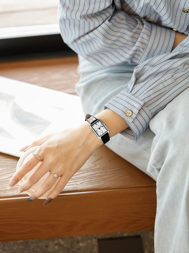 Elegant Women's Watch, New Arrival, Simple and Stylish Luxury Watch for Women and Students, Timepiece and Accessories