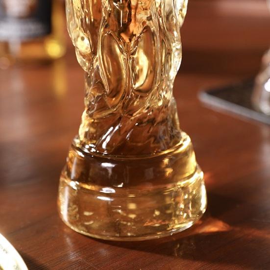Mug à Bière Football pour Bières Artisanales Stouts et Cidres Poignée Ergonomique Verre à Bière Design Inspiré des Stades Tasse à Bière Parfaite pour les Soirées Regardage les Barbecues et