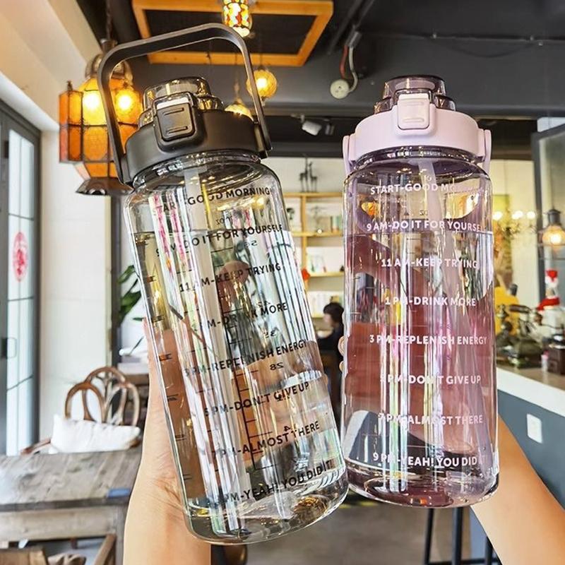 2 Liter Strohhalm-Kunststoff-Wasserflasche, große tragbare Reiseflasche, Sport- und Fitnessbecher, hochwertiger Big Fat Cup für Erwachsene, universell