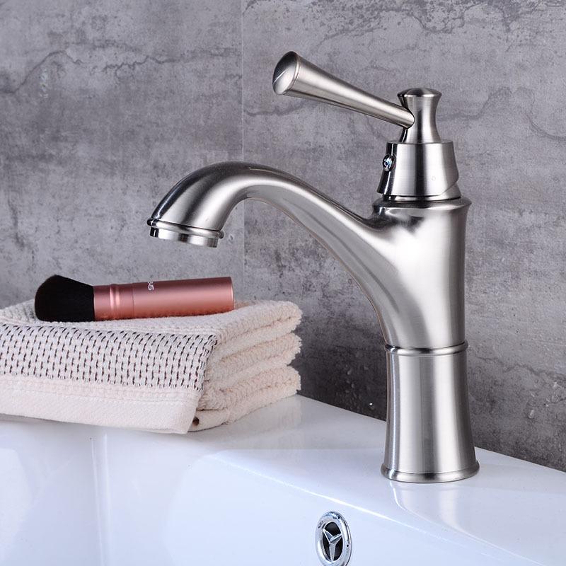Basin Faucet Bathroom Single lever Hot and Cold Chrome Classical Mixer Tap Faucet Solid Brass Basin Lavtory Faucet