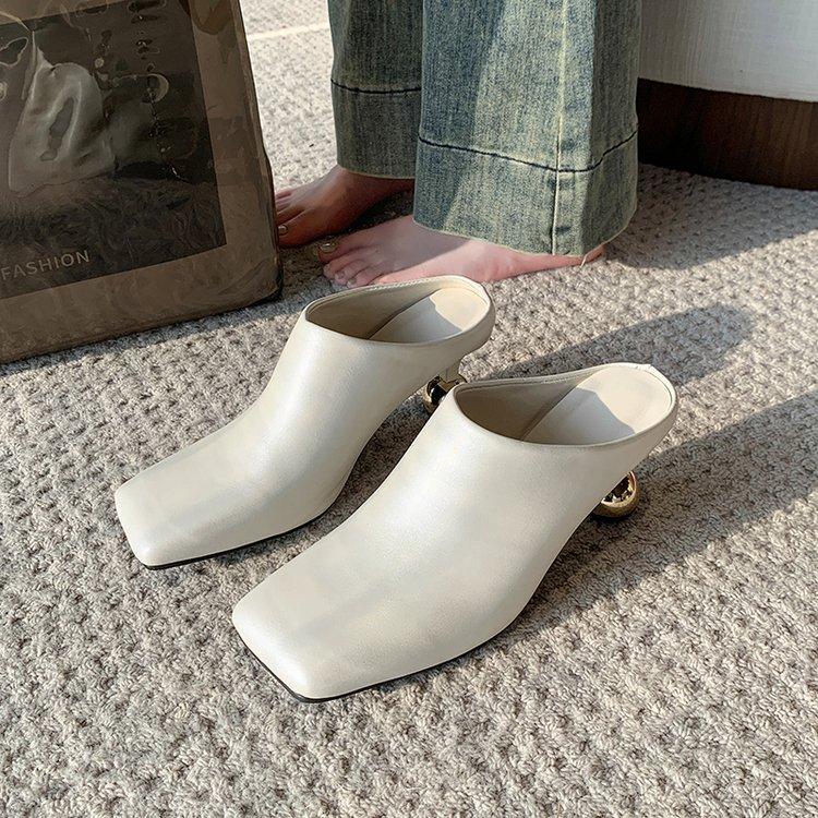 [Youshilai] Medieval wine glass and baotou slippers women's spring 2025 new temperament square head pedal