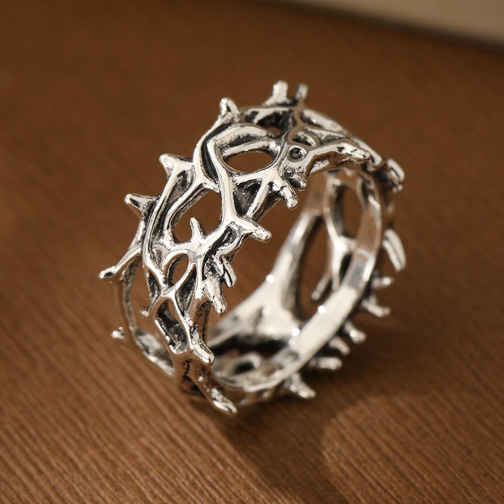 Bague épine gothique rétro créative, matériau en cuivre, bague de mode pour femme style anime dessin animé, adaptée pour un cadeau