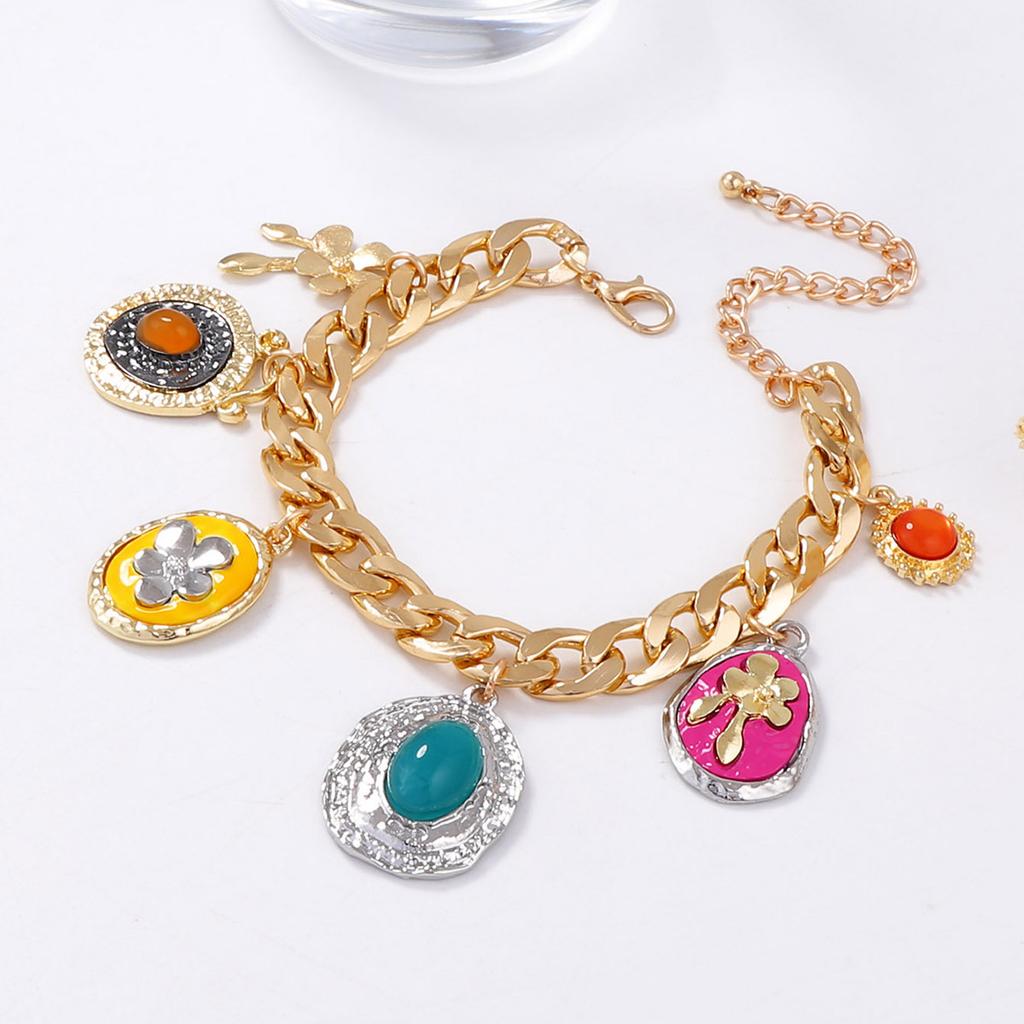 Literary retro light luxury high-end design sense alloy resin color matching ethnic style pendant multi-layer necklace