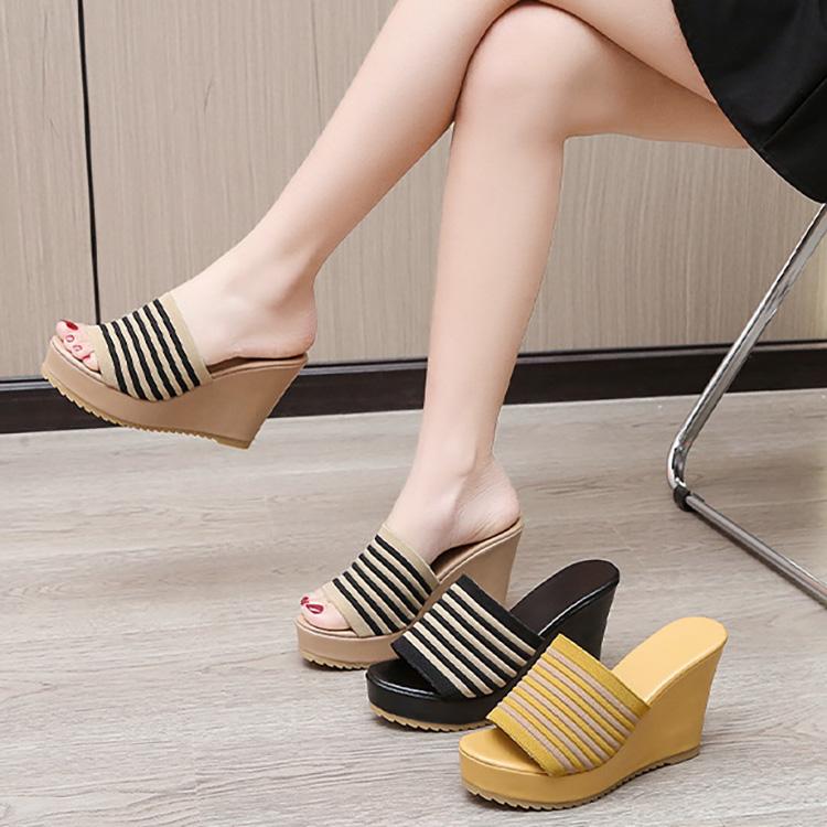 Women's Summer Clip On Outdoor High Slope Heel Slippers Casual Striped Pattern Thick Sponge Sole Vacation Sandals 35-40