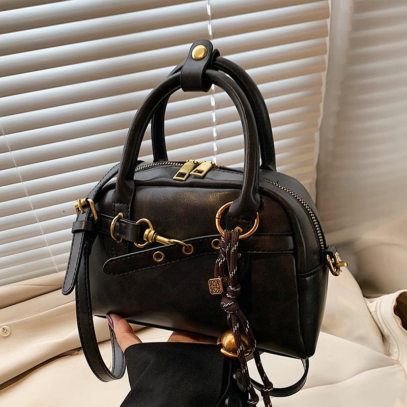 Wholesale New Design High Sense Fashion Niche Design Sense Portable Boston Bag Solid Color Versatile Messenger Women's Bag