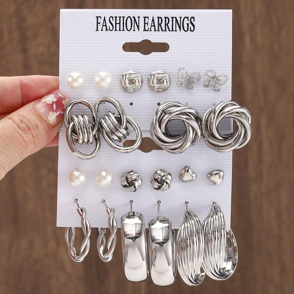 Elegant Geometric Women's Earrings Set Hot Sale Pair Luxury Earrings Earrings Suitable for Daily Commuting
