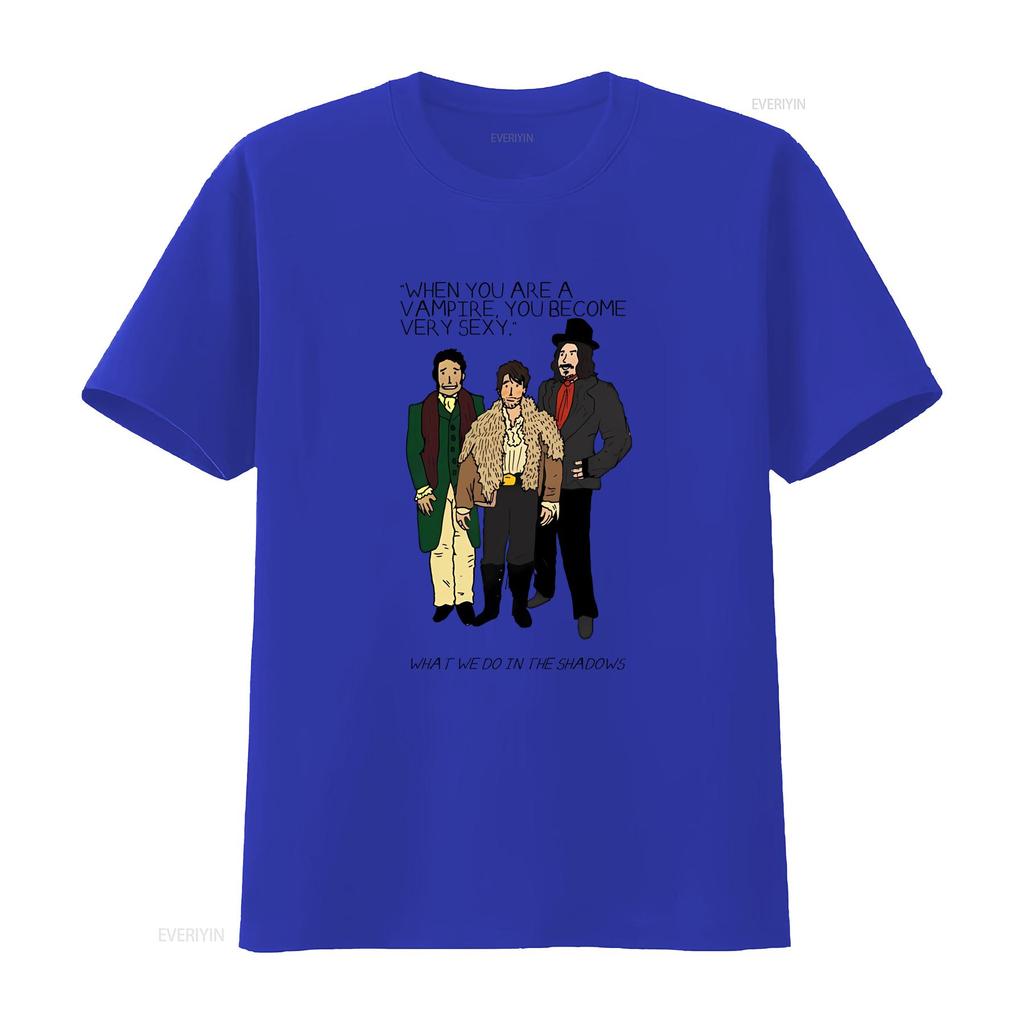 Camiseta Lo Que Hacemos En Las Sombras Regalo Para Fans Moda Unisex Vintage Top Gráfico Versátil Para Uso Diario Suave