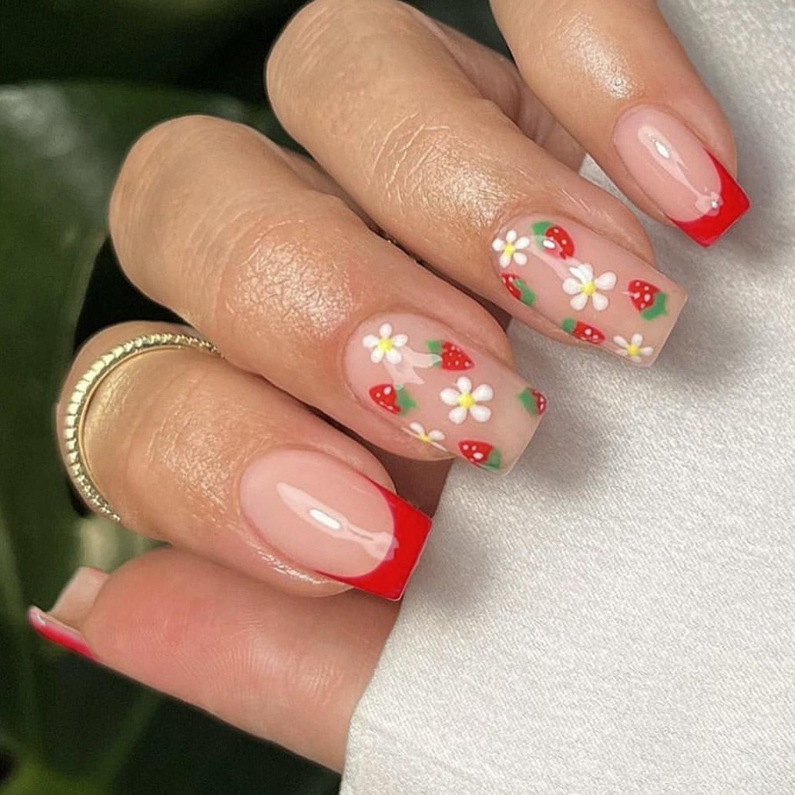 

Квадратные накладные ногти с французским кончиком, накладные ногти на клею, дизайн с клубникой, искусственные ногти, акриловые ногти, самоклеящиеся ногти