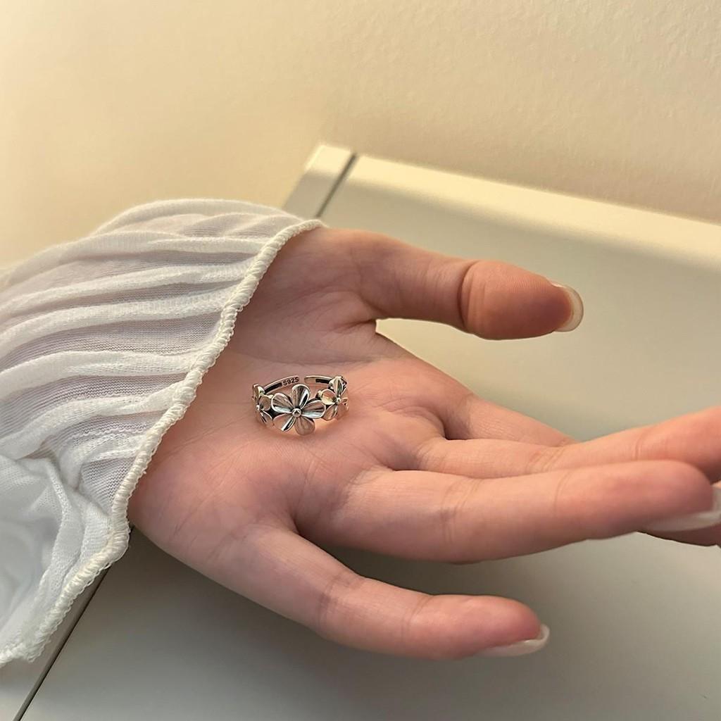 Fashionable Heart Shaped Adjustable Ring For Women Stylish Silver Jewelry Piece