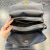 2026 Nouă Geantă de Piele pentru Femei Modă Commuter Simplă Casual Lock Flip Geantă Pernă