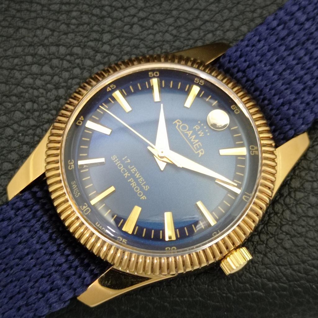 RELÓGIO MASCULINO SUÍÇO VINTAGE REFORMADO DE CORDA MANUAL COM MOSTRADOR AZUL a707407-1