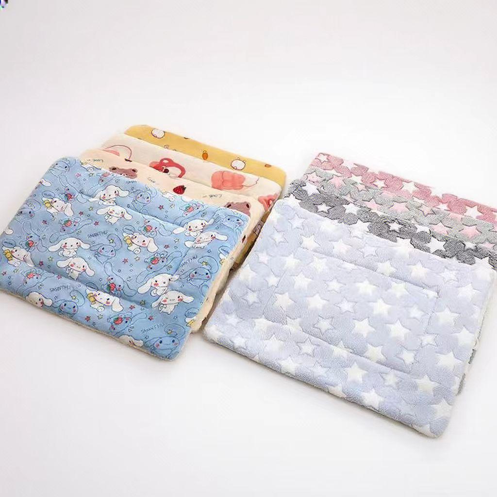 Four Seasons Thickened Plush Pet Mat: Cozy Bed & Blanket for Cats and Dogs