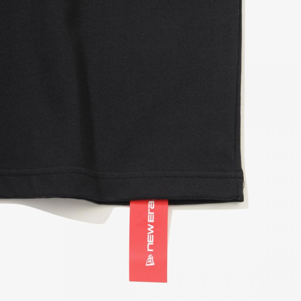 New Era VinTage PosTer T shirT Black mulTi