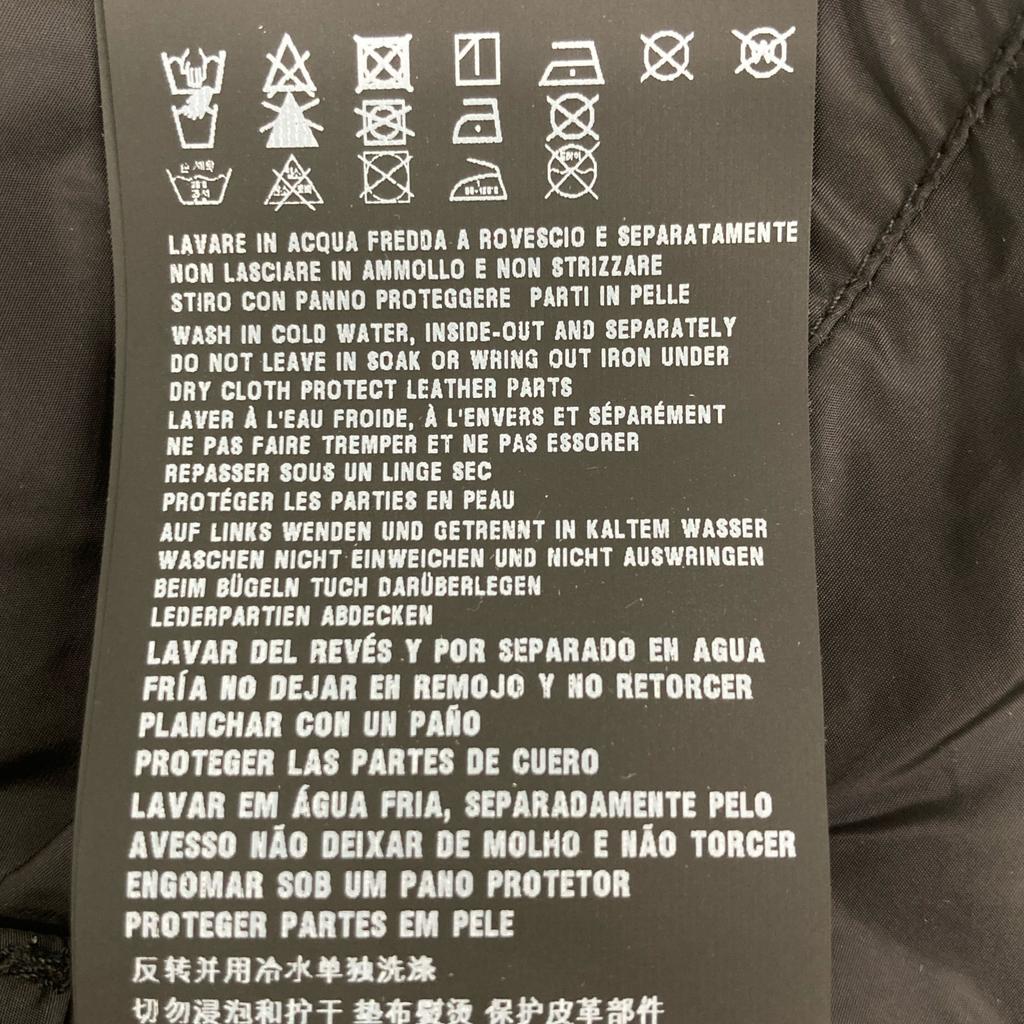 Prada Black 23 Year UB333 S231 13Z3 Nylon Shorts Bottoms 46 blackUsed