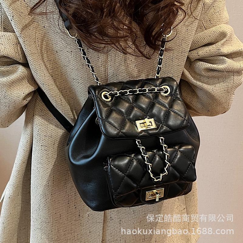 Xiaoxiangfeng rhombus chain backpack women's 2025 summer new fashion simple student bag high-end shoulder bag