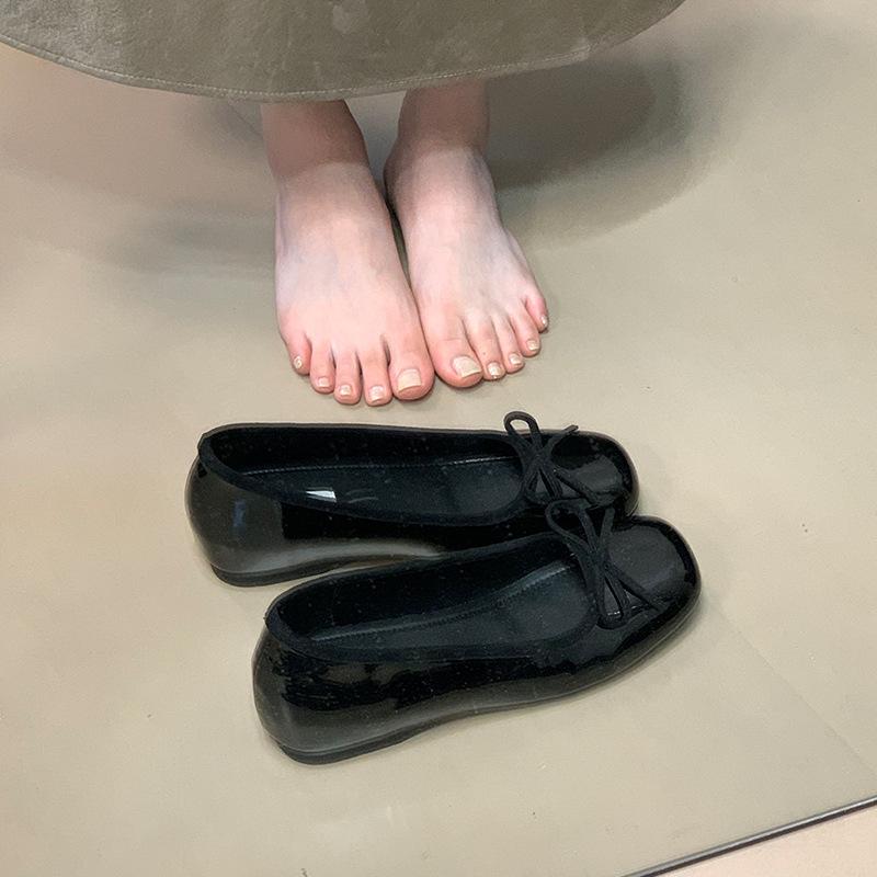 

Bow red single shoes women s 2025 spring and summer new French shallow beanie shoes ladyshoes inner height increase grandma shoes 35 чёрный