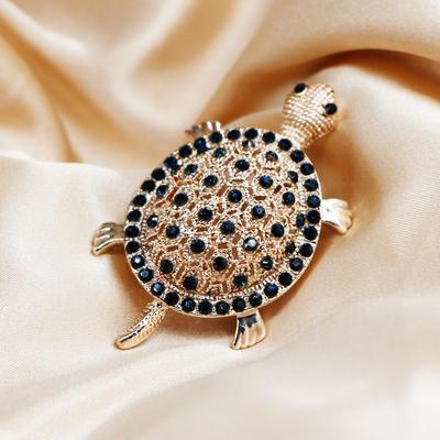 Luxury Delicate Zircon Turtle Brooches For Women Exquisite Rhinestone Shiny Tortoise Pins Party Sea Animal Jewelry Gifts