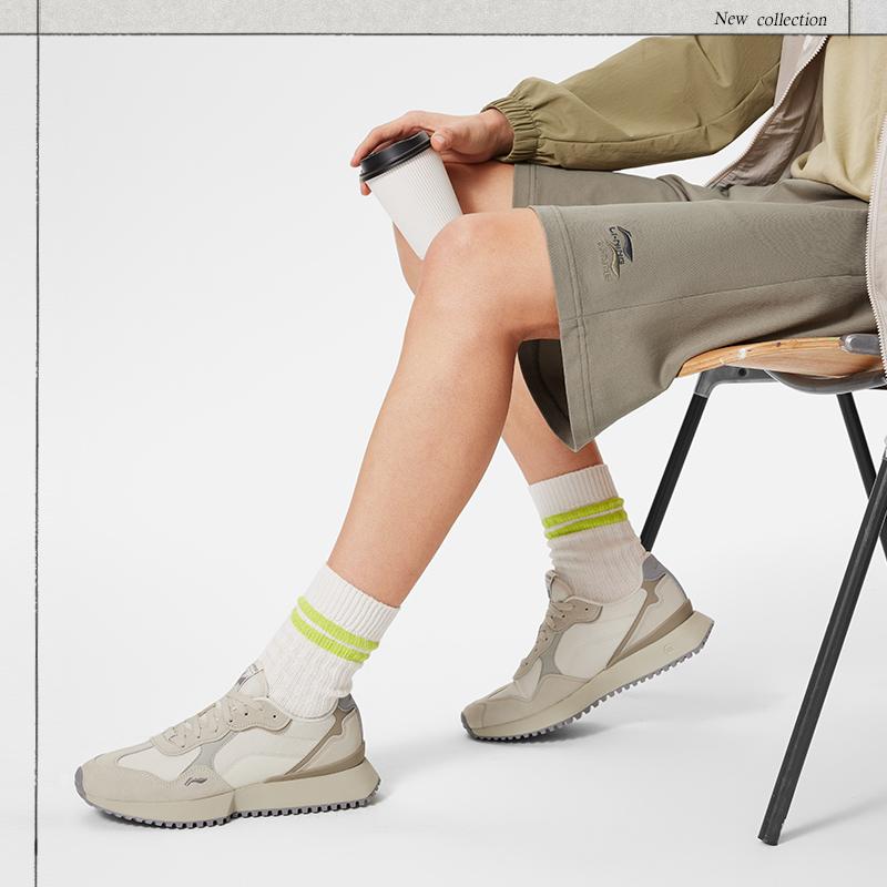 Li Ning Sports Lifestyle Series Solid Color Embroidered Logo Mid Waist Straight Casual Shorts Men shorts Pomegranate-Yellow AKSU699-6