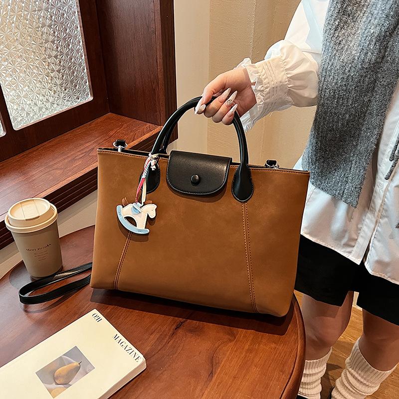 Simple and Popular Casual Portable Bag, Women's Versatile Fashion Contrasting Color Messenger Bag, Personalized Retro Shoulder Bag