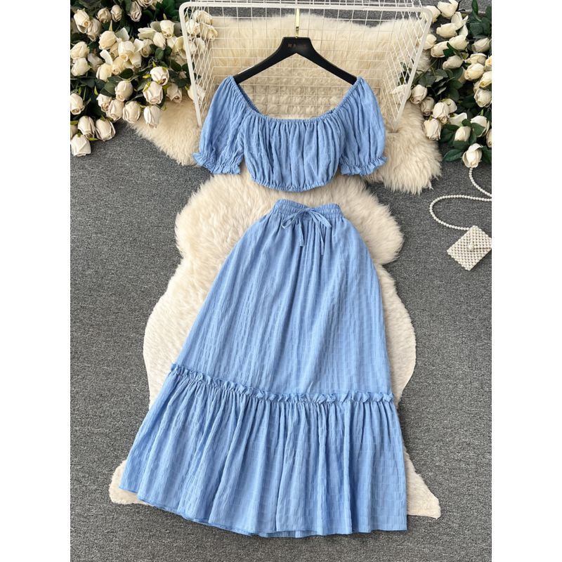 Age-Reducing Seaside Holiday Midriff-Baring Top Versatile Two-Piece Set