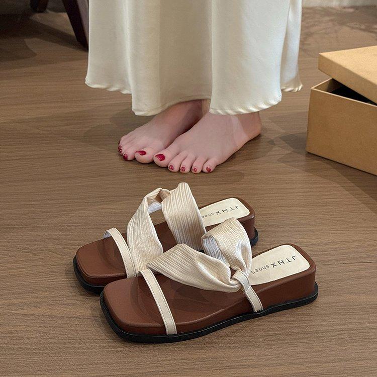 

French low heel with skirt slippers women s summer wear 2025 new fashion fairy style sandals versatile temperament slippers 40