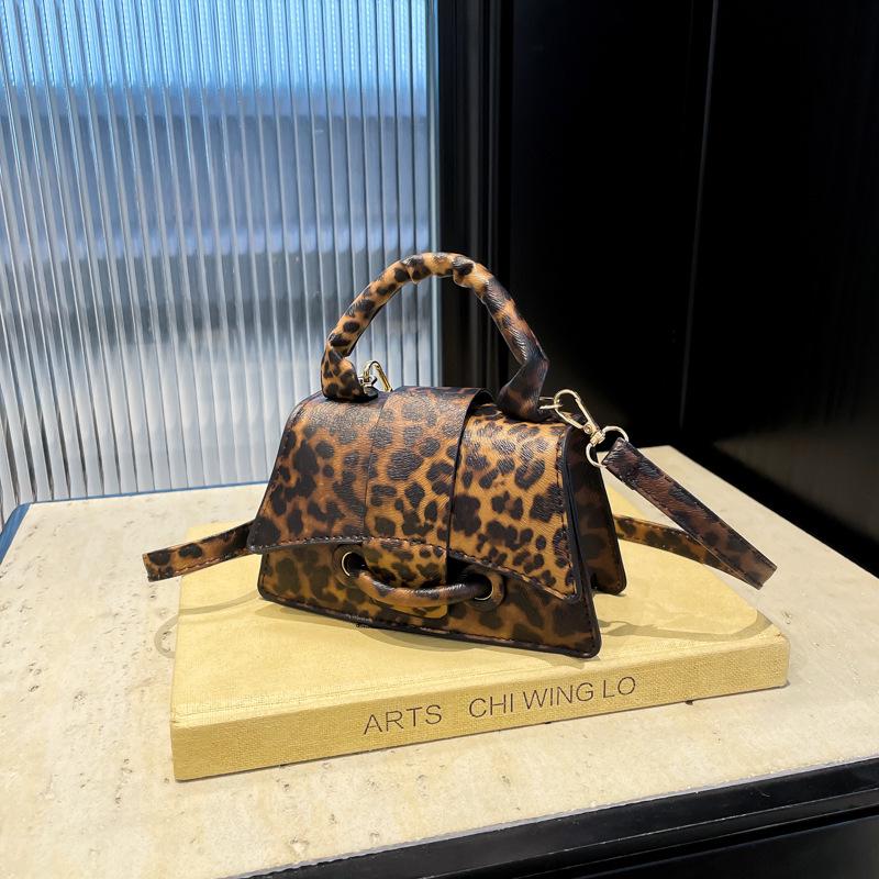 

Trendy Crossbody Mini Lipstick Bag with Belt Decoration