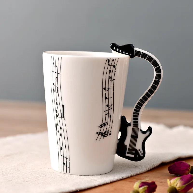 Novinka Hrnky s hudebním motivem Keramický hrnek na kávu s kytarou Osobnostní hrnek na čaj/mléko/džus/citronovou vodu Vánoční dárek k narozeninám