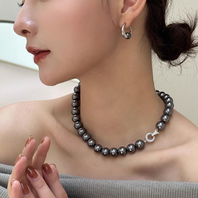 Dive Island Black Shi Jia Pearl Necklace, Collar Chain with Tiny Inlaid Zirconia Round Ring Clasp, Sweater Chain